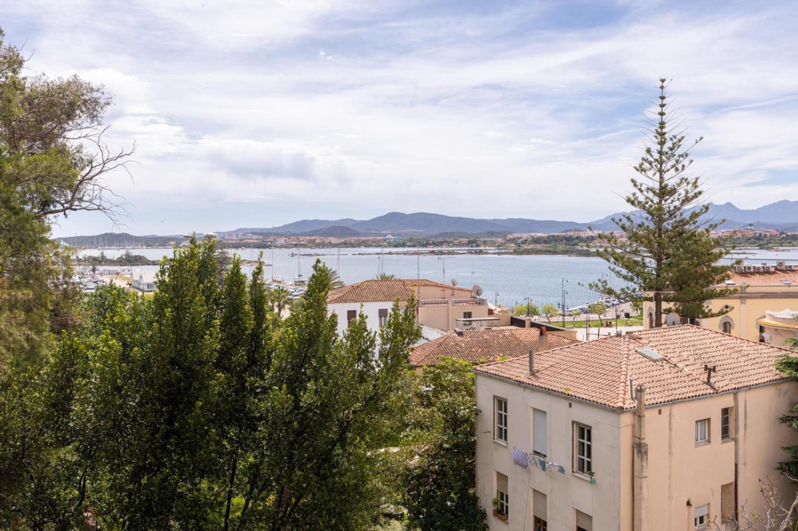Antares Rooms And Suites Olbia Exterior photo